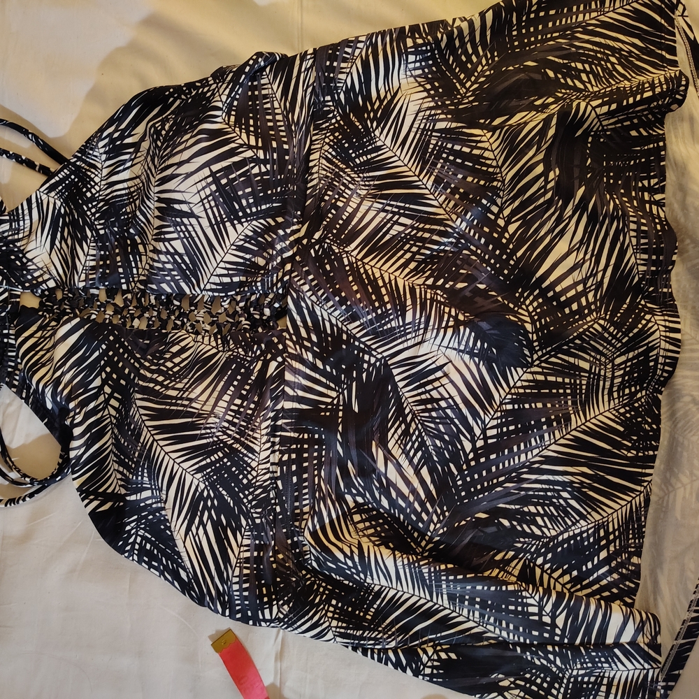 Black and White Leaf Print Dress